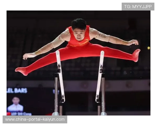 中国选手侍聪单杠决赛直体旋意外掉杠，调整后完赛获13.10分