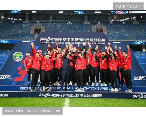 上海海港1-0客胜大连英博,成功卫冕中超冠军 上海海港1-0客胜大连英博,成功卫冕中超冠军